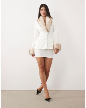 Kaiia – exclusive – eleganter minirock - Weiß