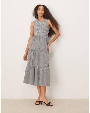 Nobody's Child Sleeveless Tiered Midi Dress - Natural
