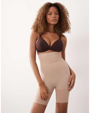 Spanx Pantalones Cortos De Talle Alto Y Largo Hasta Medio Muslo Sculpt Gofigure De -Neutro - Marrón