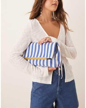 ASOS – blau gestreifte, gewebte umhängetasche mit umschlag und t-steg-detail