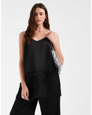 Vero Moda Lange Satijnen Camitop Met Kanten Zoomdetail - Zwart