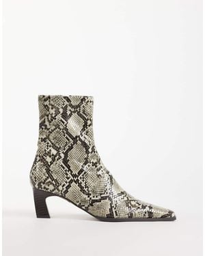 ASOS Rudy bottines chaussette à bout effilé et talon imprimé serpent - Blanc