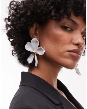 TOPSHOP Elaine Statement Flower Earrings - Black