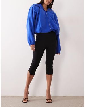 Missy Empire Bengaline-capri-hose mit seitlichem schlitz - Blau