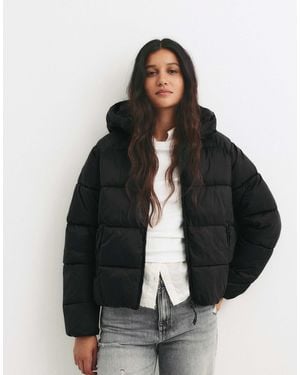 Pull&Bear – steppjacke mit kapuze - Schwarz