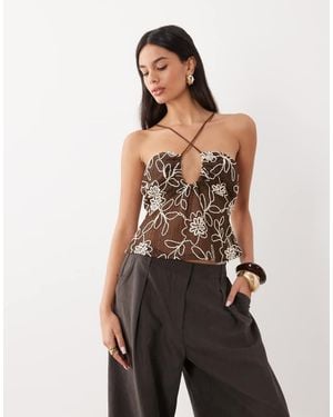ASOS Top Halter De Croché Bordado En - Marrón