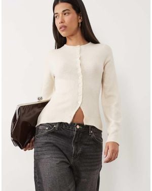 Pretty Lavish Cardigan Lavorato A Maglia Con Vita Stretta E Bottoni, Crema - Neutro
