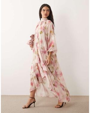 TFNC London Vestido Largo Con Y Bajo Escalonado De Chifón - Rosa