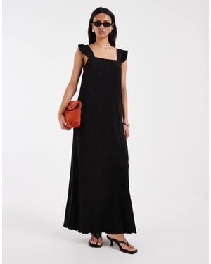 Pieces Plisse Maxi Dress With Frill Sleeves - Black