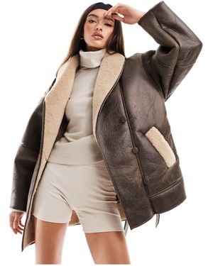 NA-KD Chaqueta marrón con cinturón