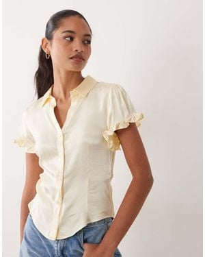 Miss Selfridge Camisa Satinada Entallada En Crema Antiguo-Amarillo - Blanco