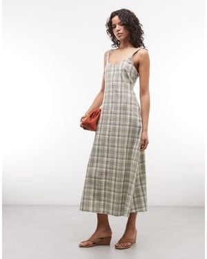 Collusion Scoop Neck Maxi Dress - White