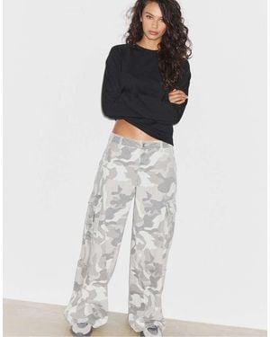 Stradivarius Round Neck Long Sleeve T-shirt - White