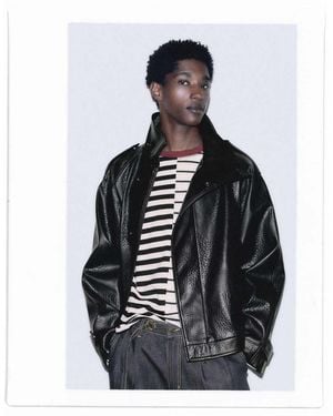 Pull&Bear Striped Relaxed Fit T-Shirt - Black