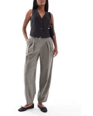 New Look Check Barrel Leg Trousers - Grey