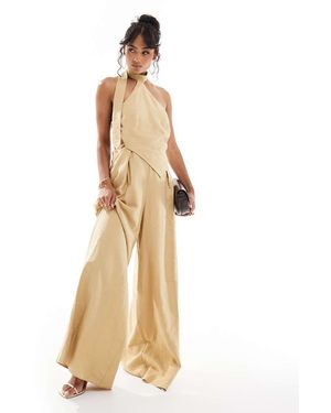 ASOS Tuta Jumpsuit A Fondo Ampio Allacciata Al Collo Con Laccetti - Neutro