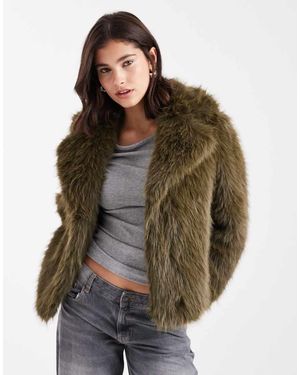 New Look Cropped Faux Fur Jacket - Brown
