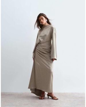 ARRANGE Satijnen Maxi-Jurk Met Lange Mouwen En Drape - Naturel