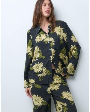 ASOS Ensemble pyjama en modal tissé avec chemise à manches longues et pantalon large à imprimé fleuri foncé - Vert