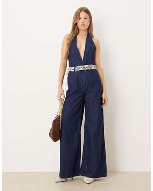 ASOS Mono Largo Vaquero Con Cuello Halter Y Pernera Ancha Con Lavado Aclarado De -Azul