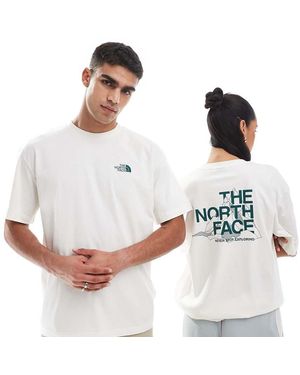 The North Face T-Shirt Oversize Sporco Con Stampa Di Montagne Sul Retro - Bianco