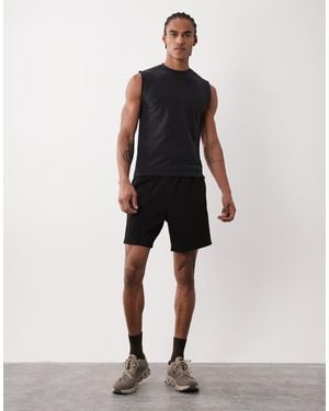 4505 Performance Sweat Shorts With Pintuck Detail - Black