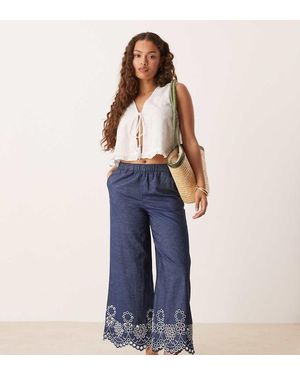 JDY Petite Embroidery Detail Cropped Trousers - Blue