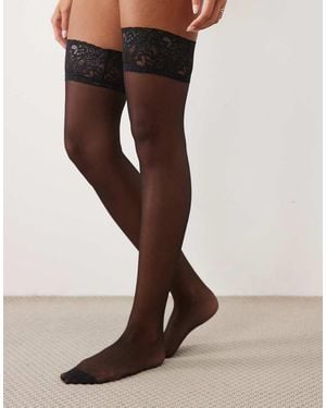 Ann Summers Pack De 2 Medias De Liga Con Parte Superior De Encaje Y Acabado Brillante En - Marrón