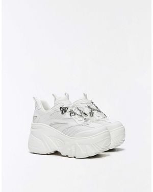 Bershka Xl plateau-sneaker mit anhängern - Blau