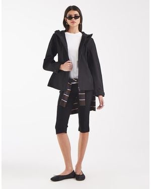 Rains 12570 Suva Softshell Waterbestendig Jack Met Capuchon - Zwart