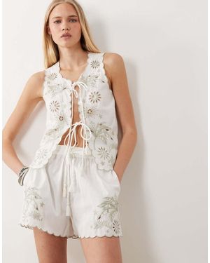 Accessorize Mouwloze Strandtop Met Gestrikte Voorkant En Uitgesneden Bloemenmotief - Naturel
