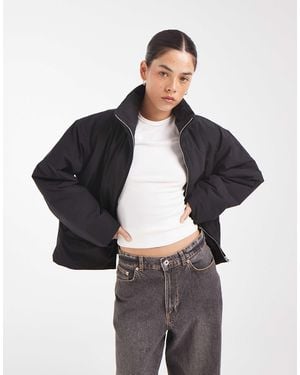 Pieces Jacke mit stehkragen, wattierung und knebelverschluss - Schwarz