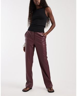 ASOS Broek Van Imitatieleer Met Smalle Rechte Pijpen - Rood