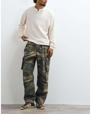 Hollister Pantalones Cargo Holgados En Camuflaje Verde Oscuro - Blanco