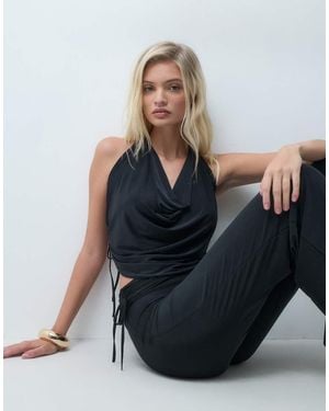 ASOS Soepelvallende Top Met Gerimpelde Zijkant En Gedrapeerde Hals - Blauw