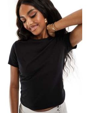 NA-KD X chloé monchamp - t-shirt crop top - Noir