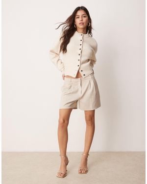 Abercrombie & Fitch High Rise Tailored Pleated Short - Natural