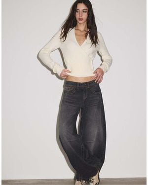 Stradivarius Wikkelvest Van Knit Met Knoopsluiting - Wit