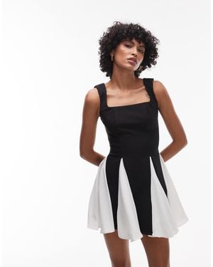 HEIRESS BEVERLY HILLS Square Neck Contrast Pleat Hem Mini Dress - Black