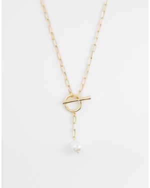 ASOS Collar Largo Dorado De Estilo Reata Con Detalle De Barra Y Perla De Agua Dulce Sintética De - Blanco