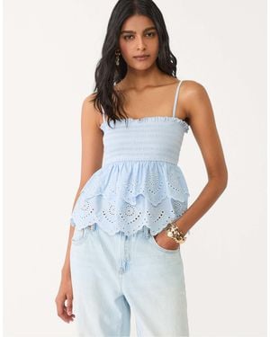Stradivarius Top volanté à broderies - ciel - Bleu