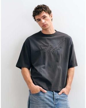 ASOS T-Shirt Squadrata Oversize Con Applicazione - Grigio