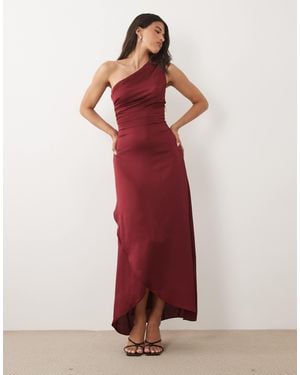 TFNC London – bridesmaid – satin-maxikleid - Rot