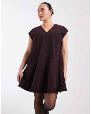 ASOS Asos design curve locker geschnittenes mini-kleid mit v-ausschnitt, tiefer taille und cord - Lila