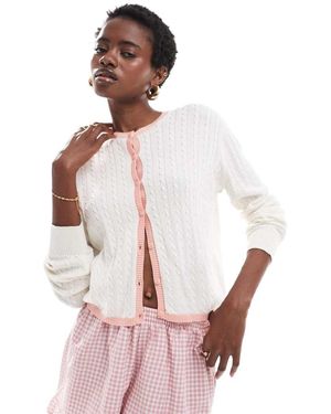 Monki Cardigan Sporco Con Bordi Rosa A Contrasto E Bottoni Sul Davanti