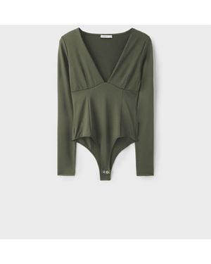 Stradivarius Body Con Scollo A V Con Arricciatura Sotto Il Seno - Verde