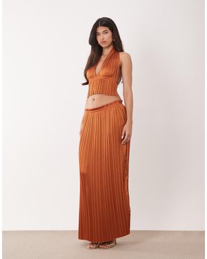 Aria Cove – plissierter maxirock - Orange