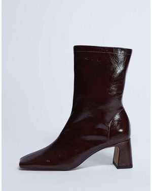 TOPSHOP Botas Marrón Con Tacón Acampanado Y Puntera Cuadrada De Cuero Premium Sara De -Gris