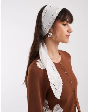 ONLY Broderie Details Small Scarf - Brown