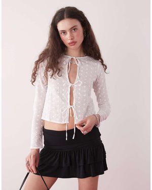 Motel Blusa Blanco De Manga Larga Con Diseño Bordado Y Lazadas Delanteras Sewindu De - Rosa